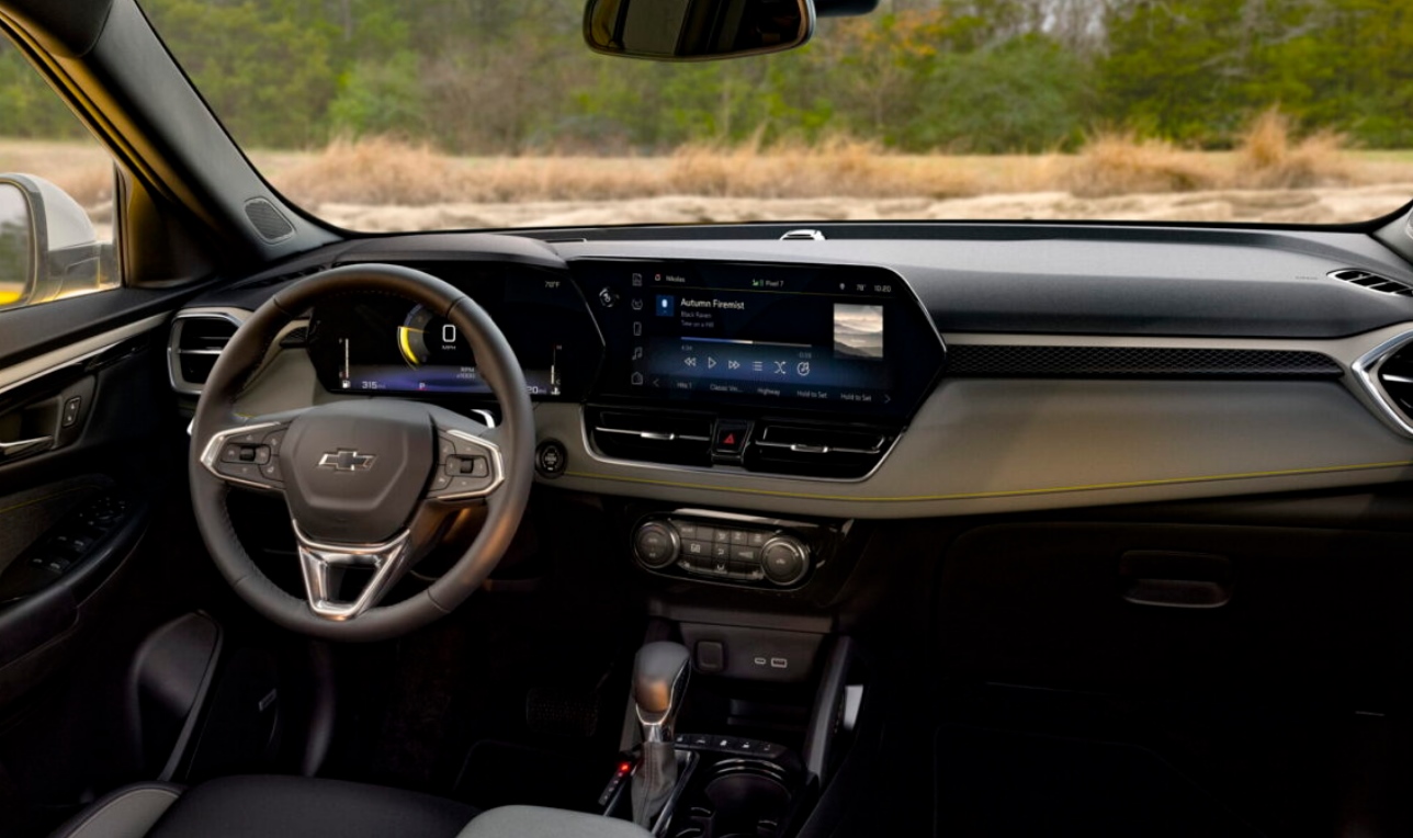 2025 Chevrolet Camaro Interior